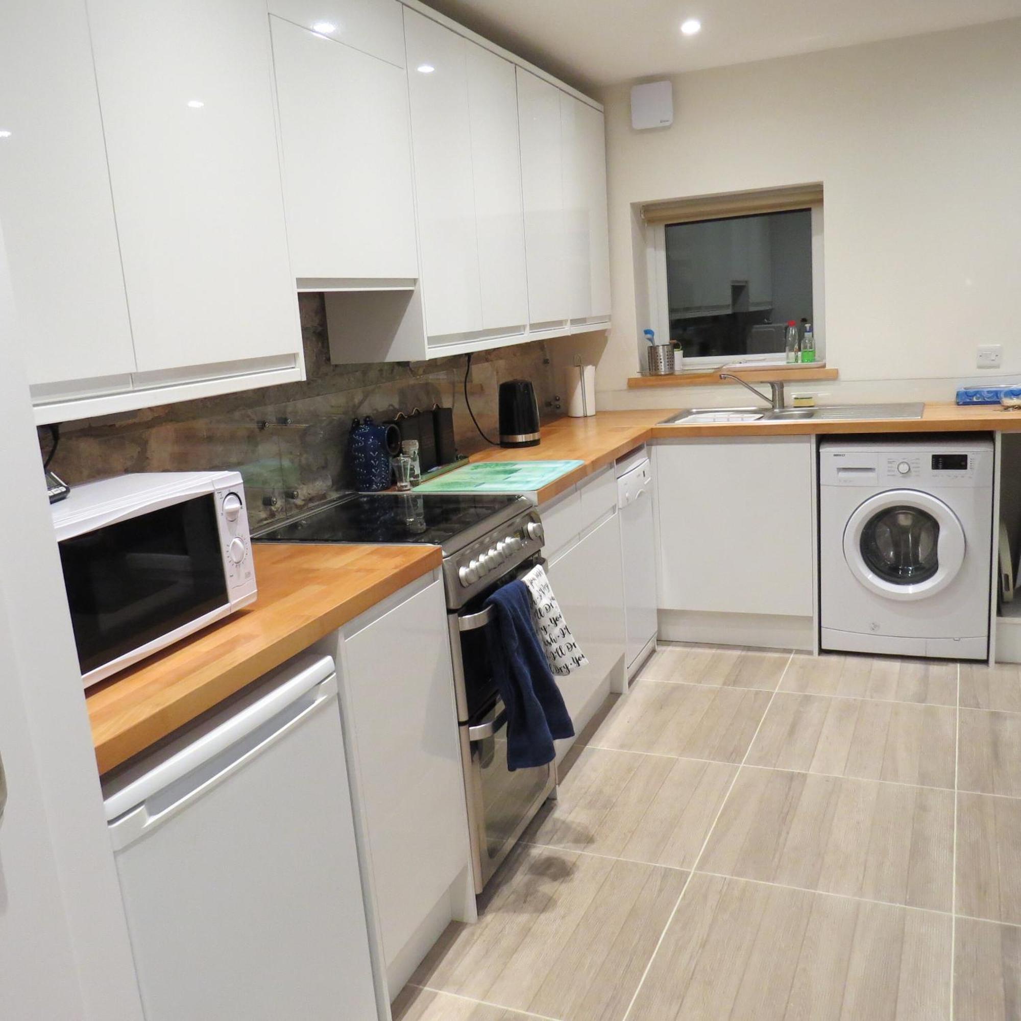 Frog Palace - Secure Parking-Outside Area-Topsham-Exeter-Beach-Chiefs-Wifi Room photo